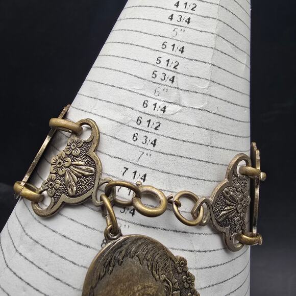 Don Quixote Story Book Bracelet Bronze Tone Links Vintage Jewelry - Picture 8 of 10